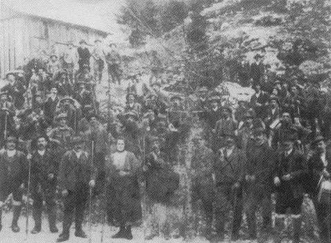 Der erste Vogelfängerverein des Salzkammergutes, heutiger “GH Himmel”, um 1910.